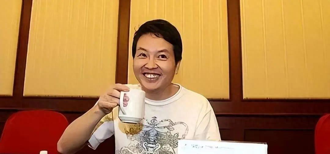 43岁殷桃新欢？入狱前夫，前任黑道老大，经历了好几个男人，真是厉害