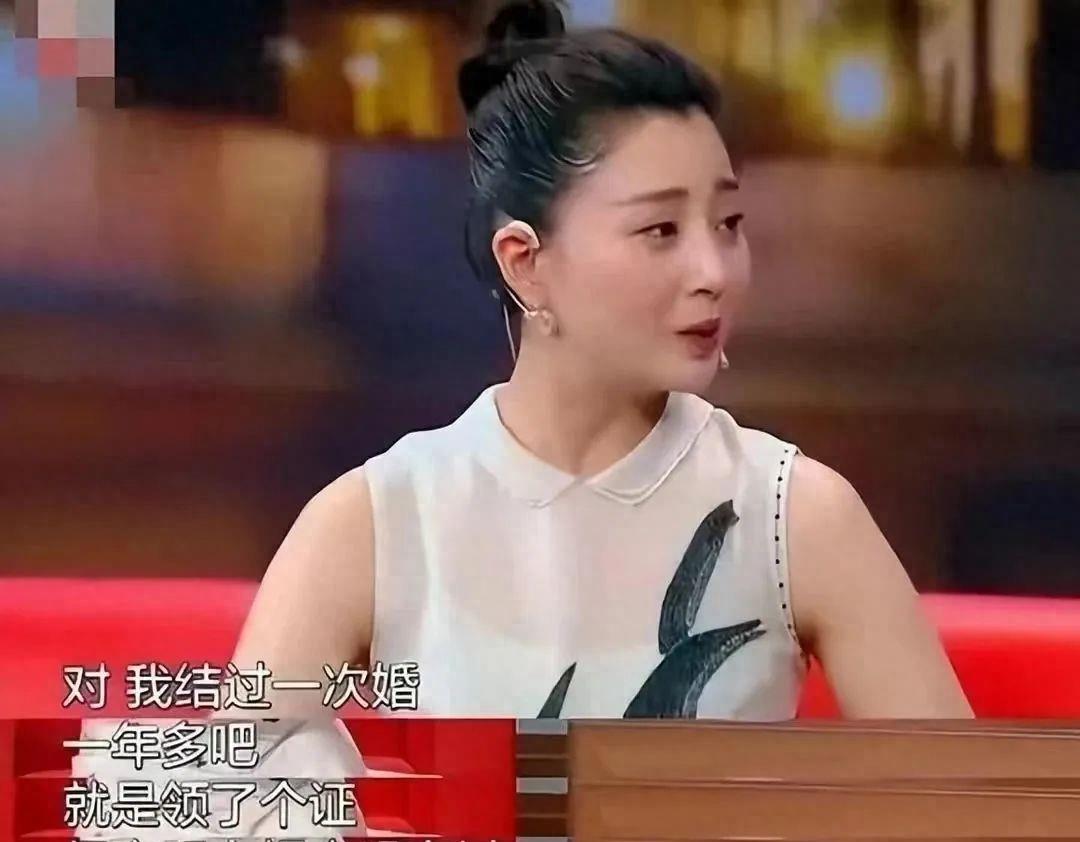 43岁殷桃新欢？入狱前夫，前任黑道老大，经历了好几个男人，真是厉害