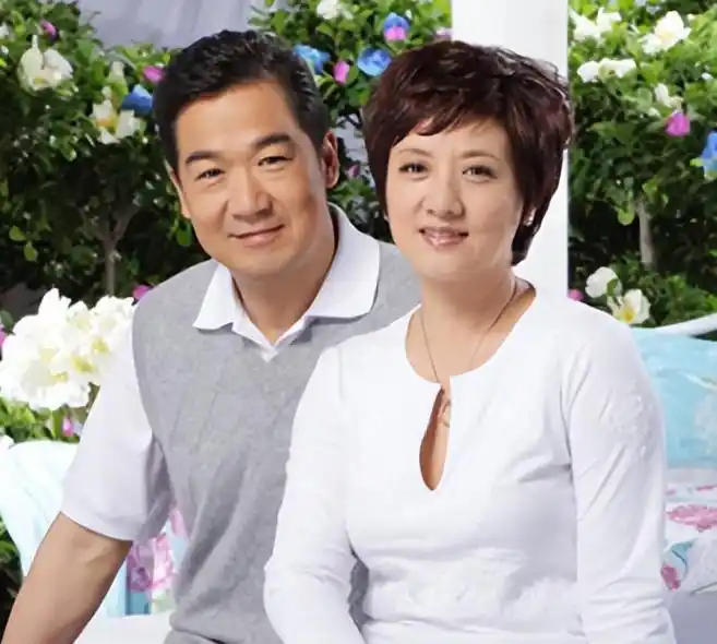 张国立与罗秀春离婚34年:他再婚有烦恼,她至今单身牵挂儿子