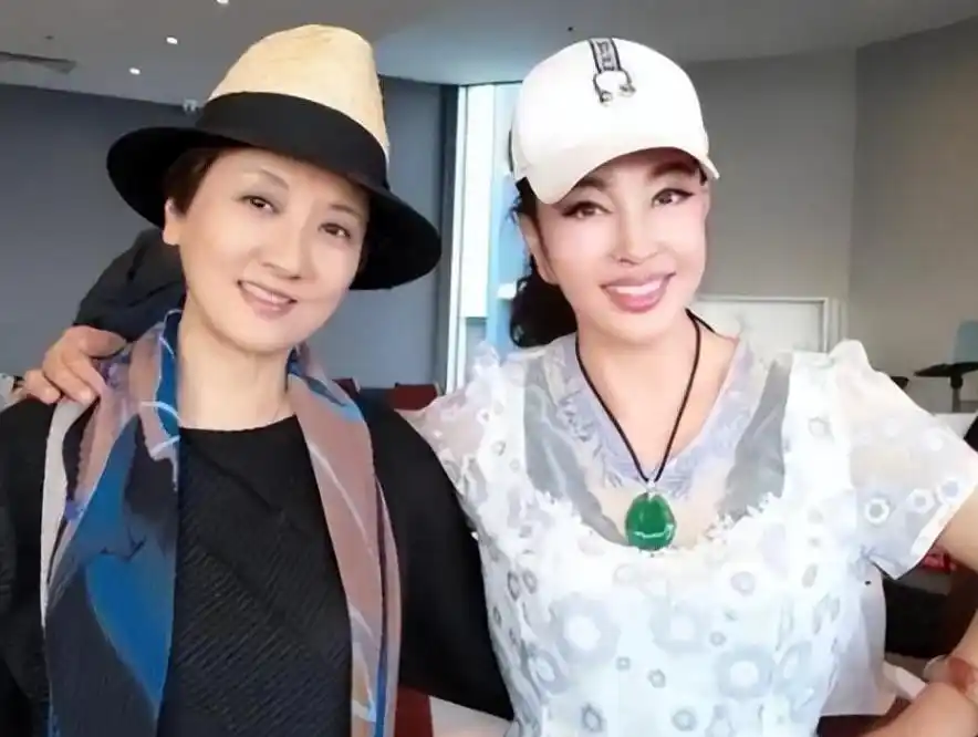 张国立与罗秀春离婚34年:他再婚有烦恼,她至今单身牵挂儿子