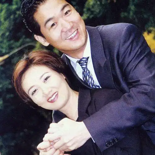 为了邓婕，张国立“抛弃”的前妻罗秀春，如今过得怎么样了？