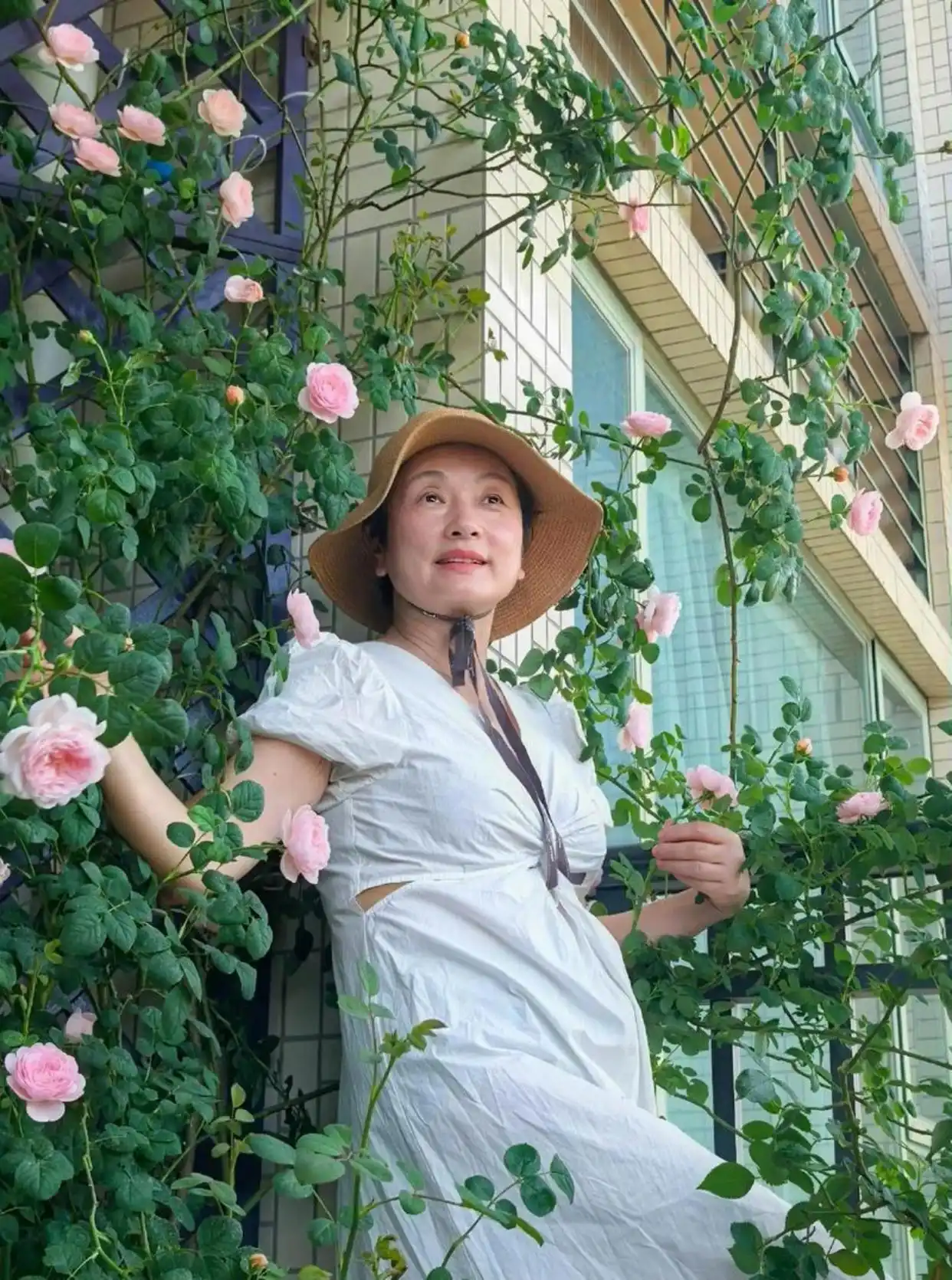 她是张国立的前妻丈夫移情别恋她低调成全一生未再嫁如今67岁依然单身她就是罗秀春 罗秀春早年也是科班出