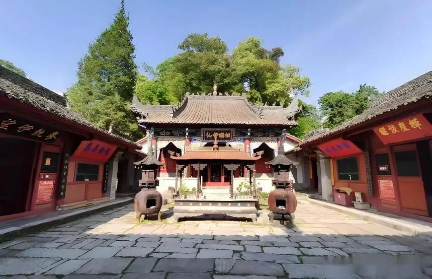 陕西汉中旅游必去十大景点游玩攻略,2026年3月汉中旅游爆火指南!十大必去景区,五大神级美食,推荐收藏游玩