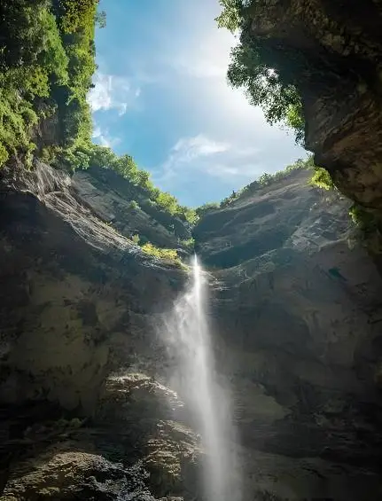 陕西汉中旅游必去十大景点游玩攻略,2026年3月汉中旅游爆火指南!十大必去景区,五大神级美食,推荐收藏游玩