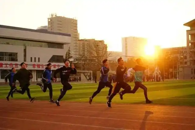 潍坊中学2021年高中招生简章