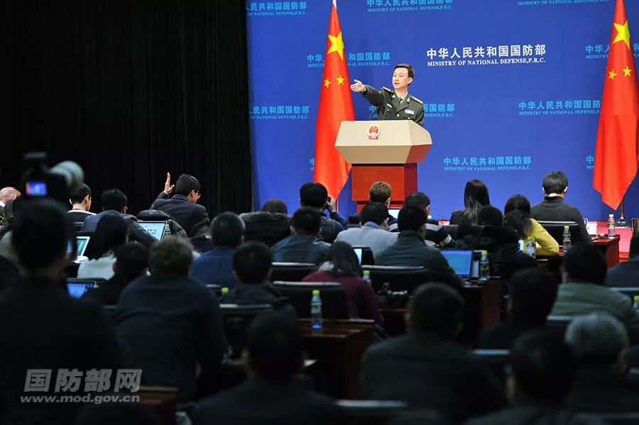 如果有机会，我愿意为军人让座！