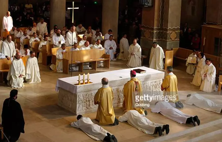 科普 | 圣诞节为什么拼写成Xmas？圣诞快乐可以说成Happy Christmas吗？