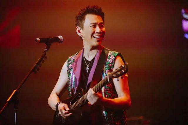 从嫩模到白富美，婚后约会情人，陶喆的“情史”远比你想得更精彩