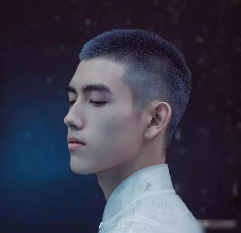 男生发型选不对，颜值直接减一半？这些爆款发型快收藏！