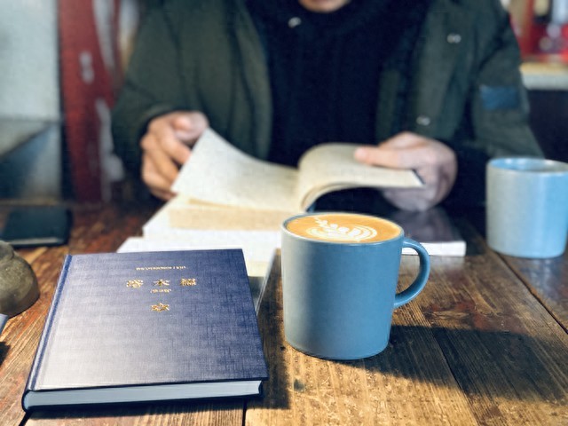 别再追爆款套路了！写自己，普通人也能赚钱