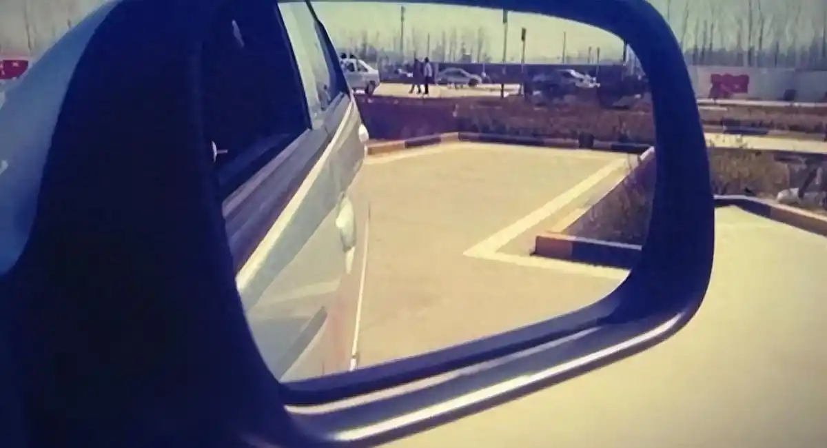 新手司机必学的10个倒车技巧，从此告别剐蹭烦恼