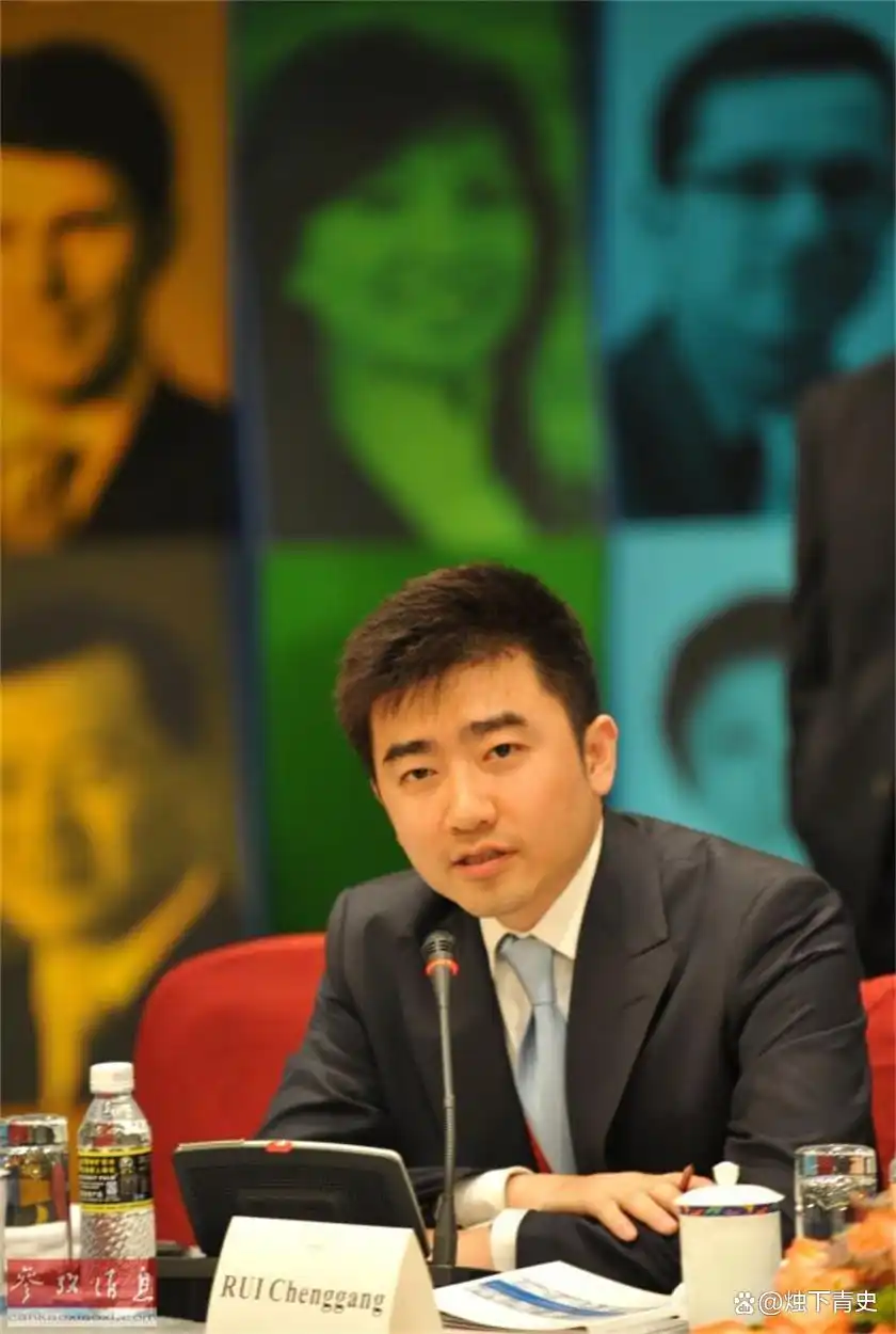 芮成钢曾参加克林顿的私人聚会，服刑六年，出狱以后仍年薪300万