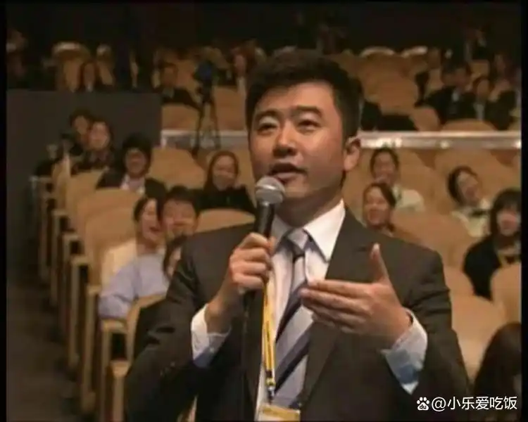 回顾央视名嘴芮成钢：因贪污受贿入狱6年，出狱后年薪300万引争议