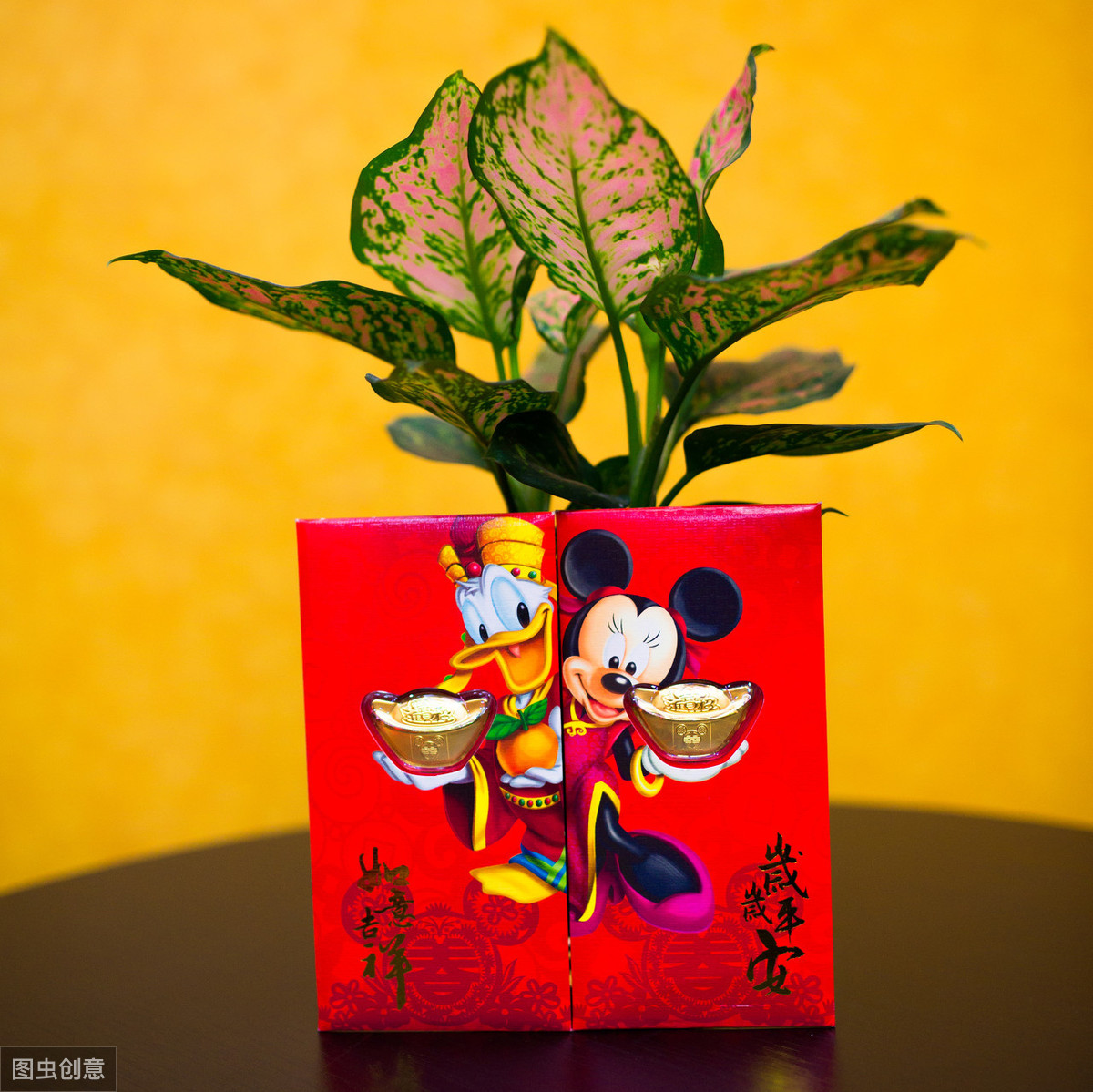 童年记忆：小时候，我因为看《米老鼠和唐老鸭》被罚跪了一晚上