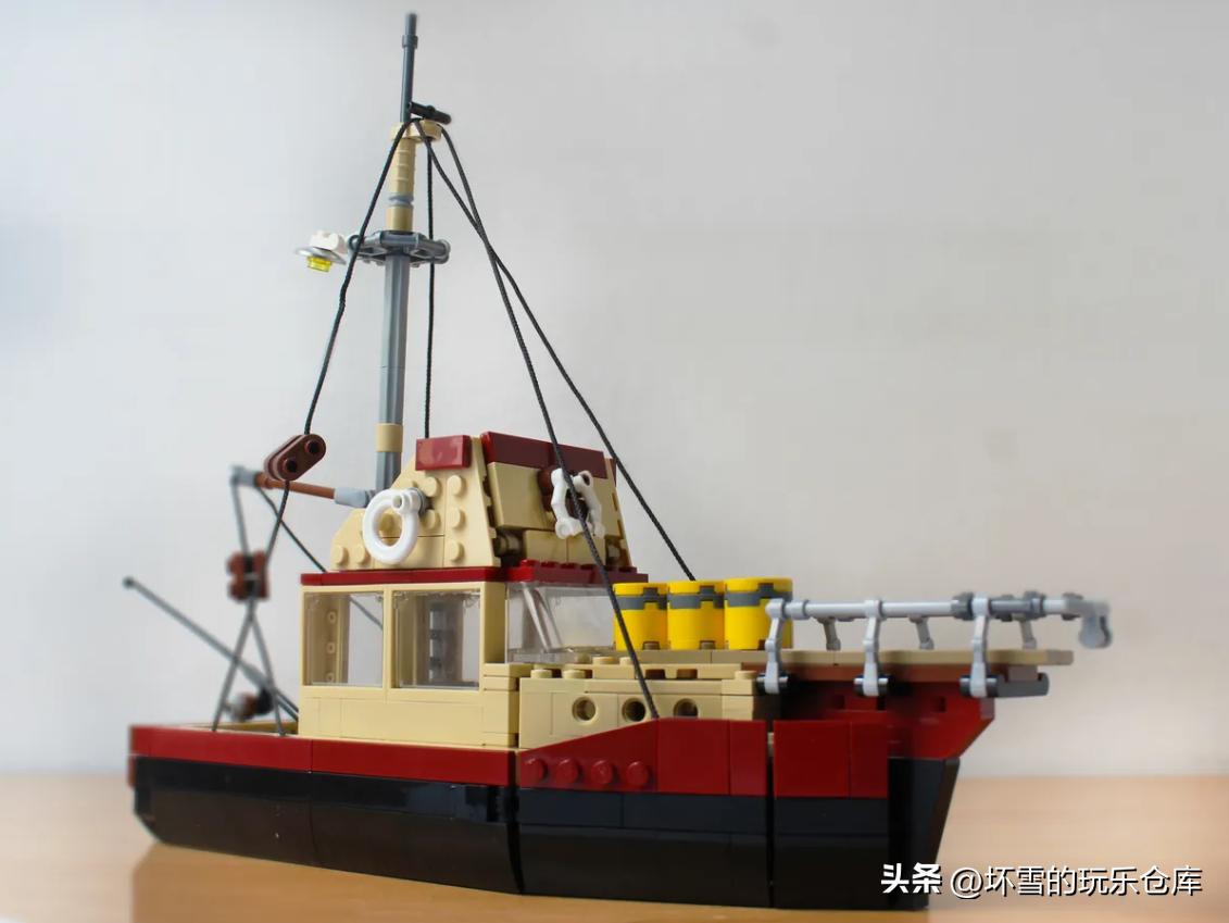 用乐高还原48年前的凶恶白鲨,IDEAS玩家是在行的