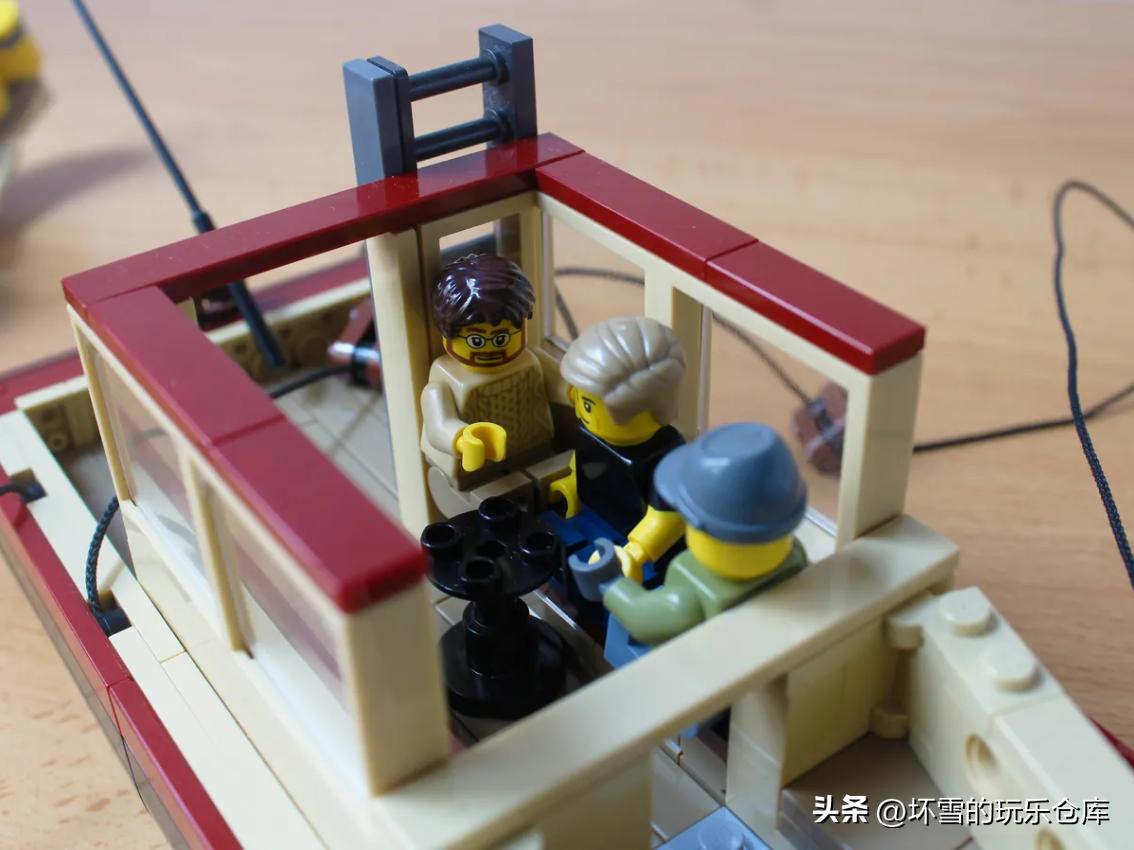 用乐高还原48年前的凶恶白鲨,IDEAS玩家是在行的