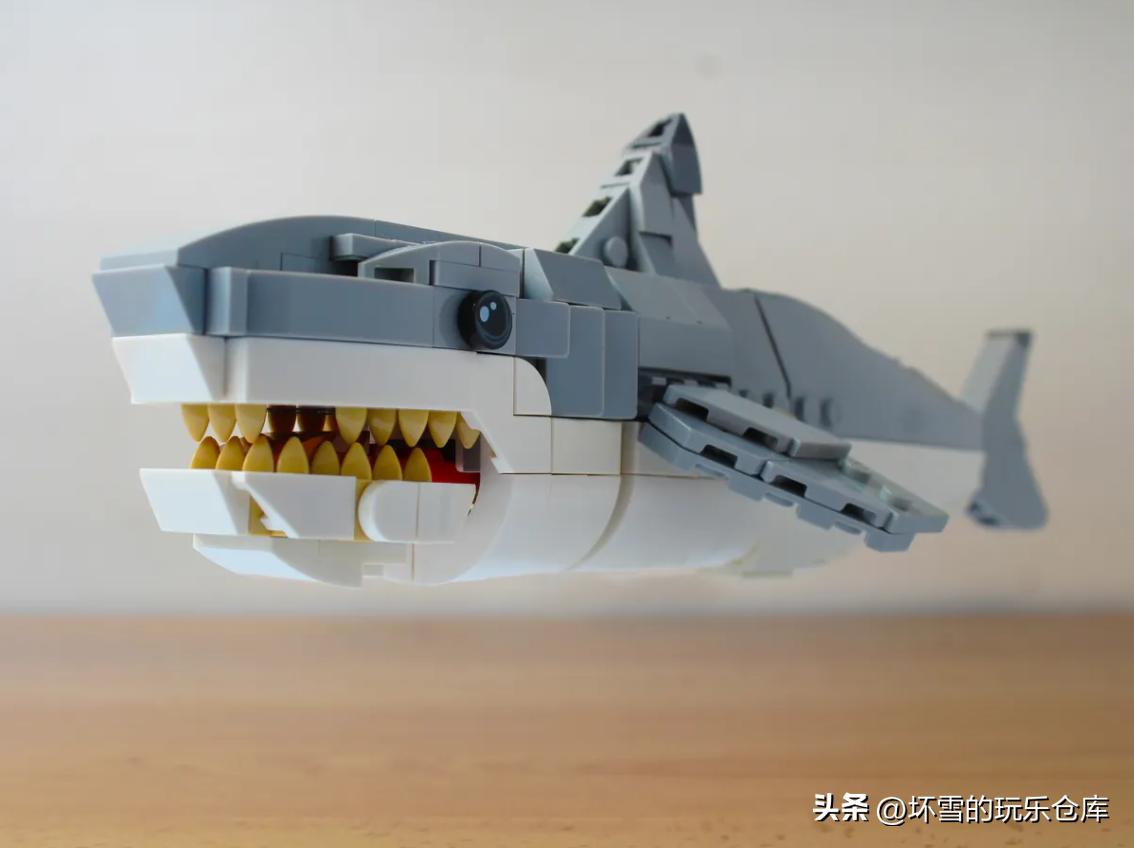 用乐高还原48年前的凶恶白鲨,IDEAS玩家是在行的