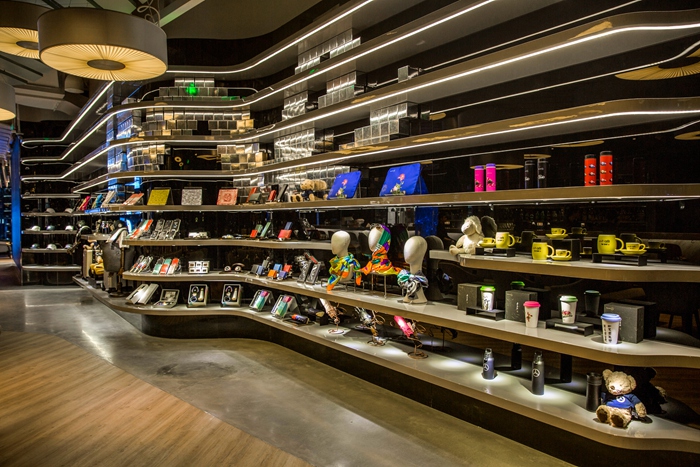 魔都又一家网红复合餐厅 全球第七家Mercedes me外滩店来了