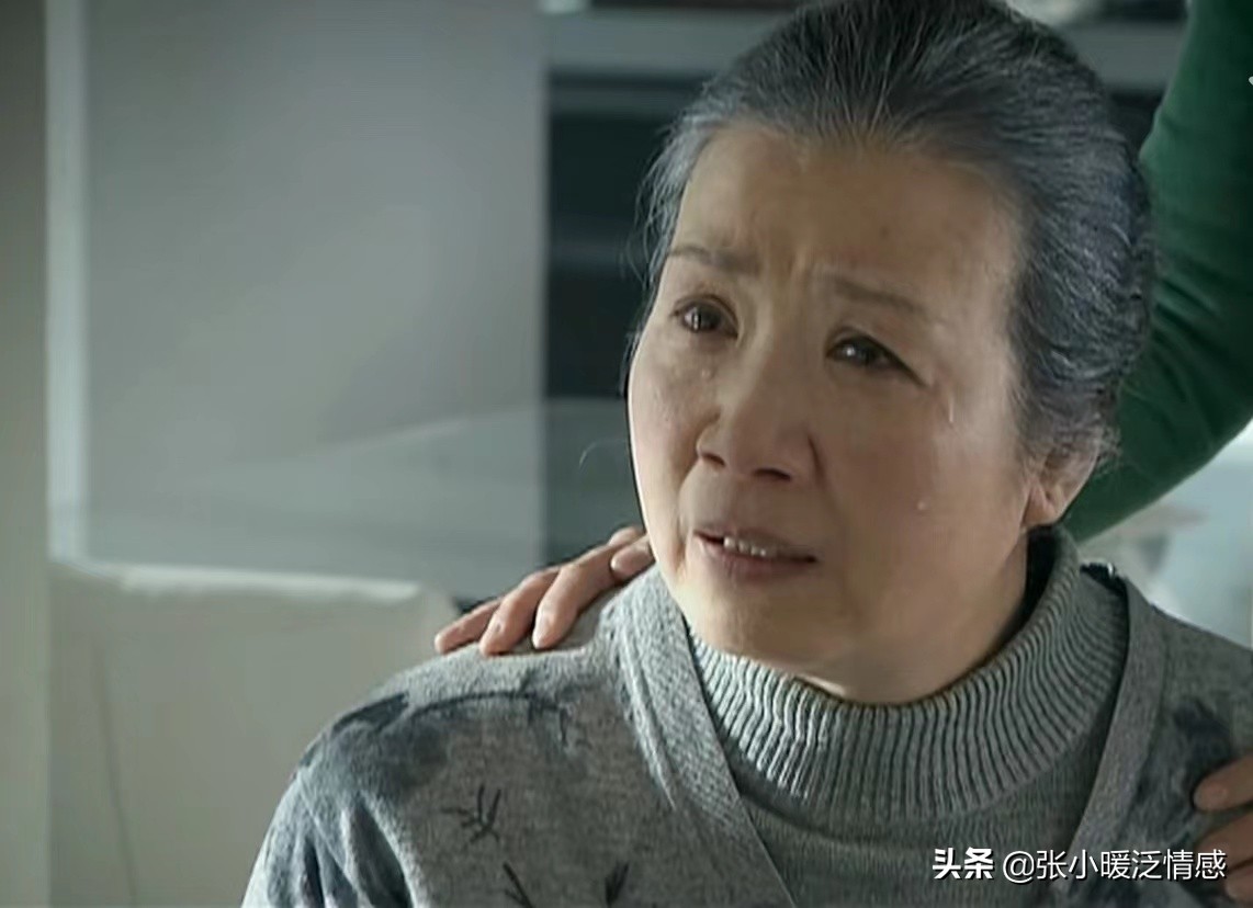 重温《蜗居》才懂：45岁宋思明强行占有25岁海藻的真实隐情