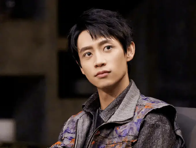 李易峰多次嫖娼？李还有更多大瓜？王嘉尔陈伟霆被牵连？baby碰瓷刘亦菲？魏晨怎么了？某男星也塌房了？小扒问答回复