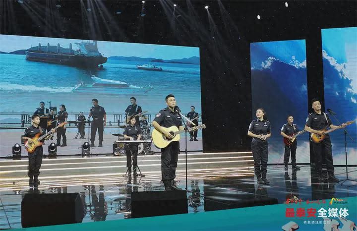 一路奋进一路歌！“网聚职工正能量 争做中国好网民”歌曲专场展示活动在泰安举办