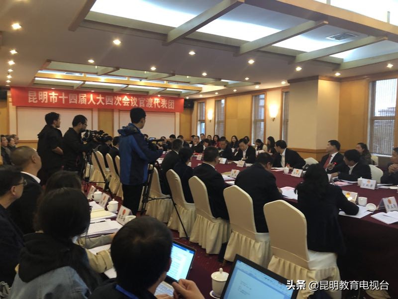 2019昆明“两会” | 程连元参加五华官渡代表团分组审议强调:教育优先发展是一个长期战略