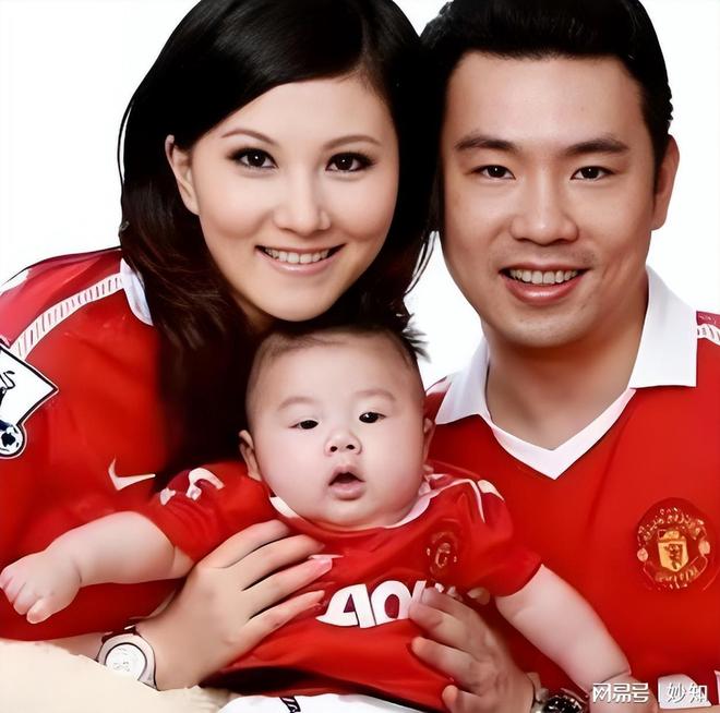 都是广东主持人，没想到他俩是夫妻，结婚生子多年，一起打拼事业