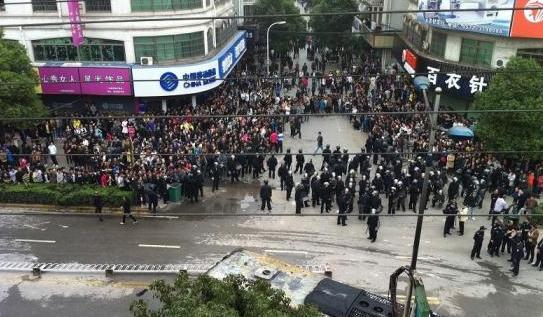 浙江现暴力抗税事件：28人被拘 事起税负倍增