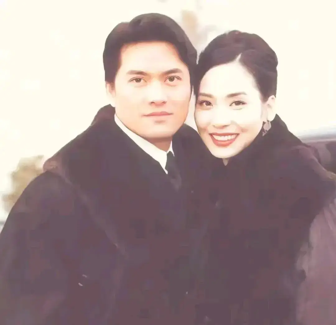 吕良伟：三婚娶小15岁富婆，47岁生一子，现在他还好吗？