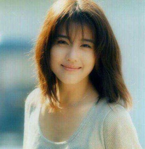 三婚的吕良伟，老婆个个貌美如花，64岁身材健美，私人飞机随便耍