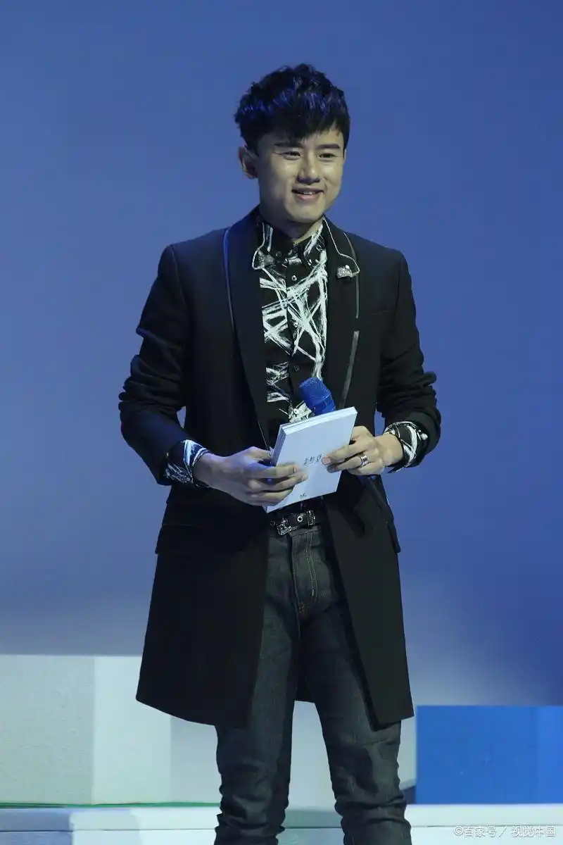 回溯星光起点：张杰与那一届快男的璀璨之旅