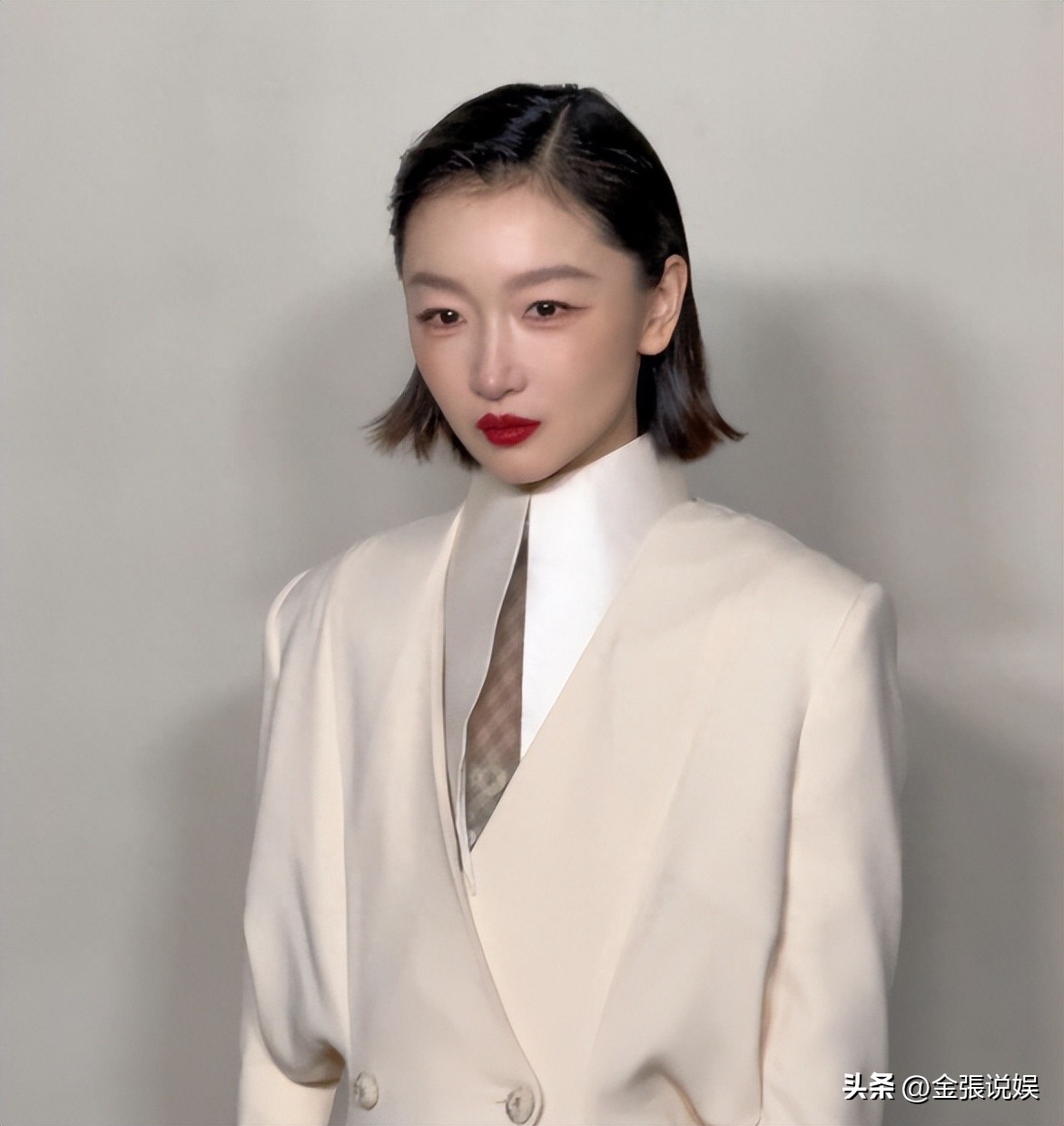 LV红毯太真实！巩俐让C位，金晨嘴歪，宋茜褶多，钟楚曦一脸男相