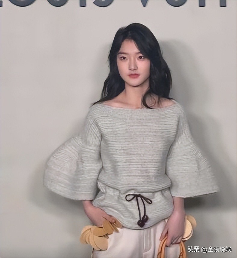 LV红毯太真实！巩俐让C位，金晨嘴歪，宋茜褶多，钟楚曦一脸男相