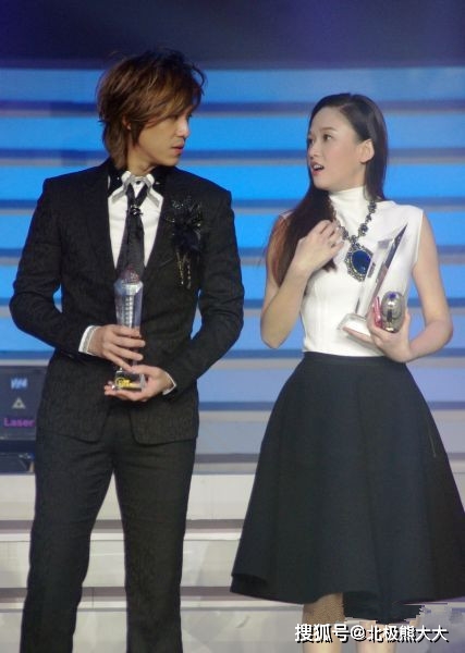 “黑道太子爷”陈楚河的选妃日记，女友个个都是人间绝色