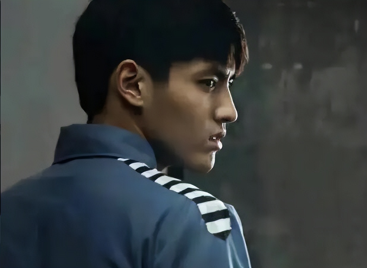 对比判刑13年的吴亦凡,再看27岁情定关晓彤的鹿晗,人间清醒