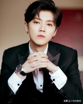 继离去的大S之后，35岁瘦脱相的鹿晗，再次给不少人提了个醒