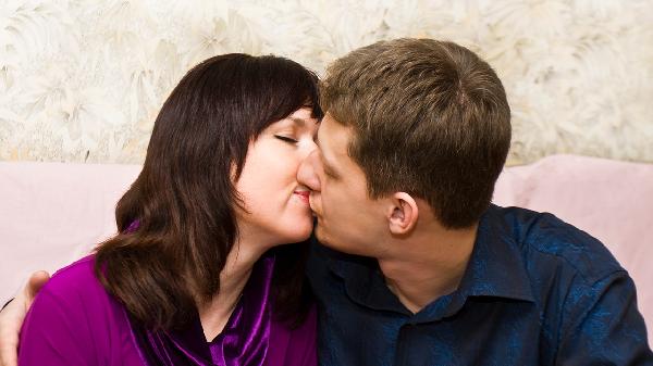 7个月的婴儿拉肚子发烧呕吐