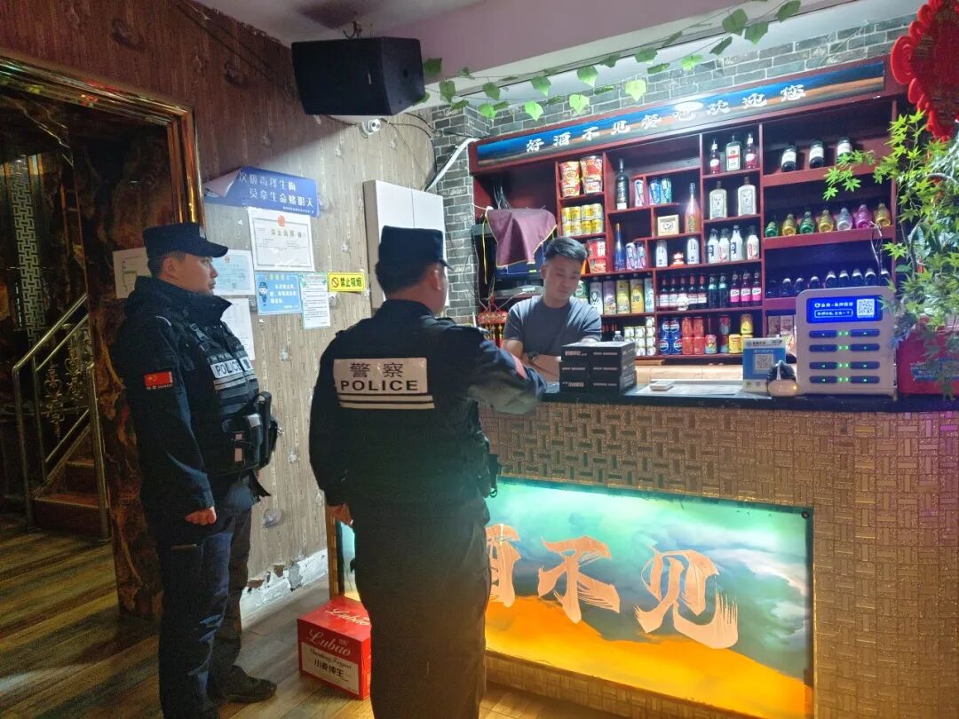 四师公安“夜查+服务”双在线！夜间出门超放心～