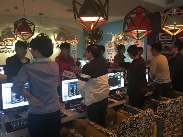 LOL全球高校赛中国队夺冠之后，校园电竞还有很长的路要走