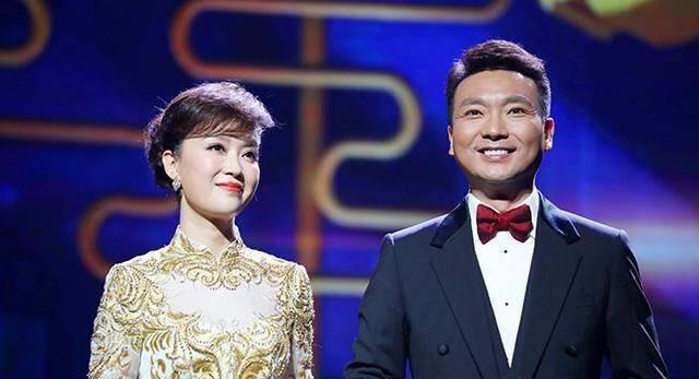 他是电视著名主持人,与妻子恩爱相处19年,今没有儿女令人遗憾