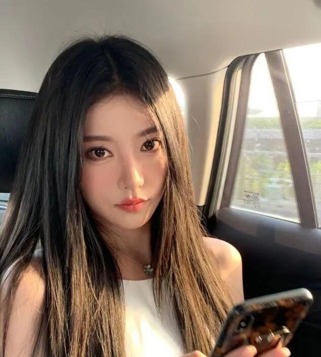 你适合“直发”还是“卷发”？关键由这3点决定，选错容易显老