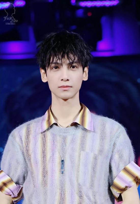 华晨宇吴亦凡绝美“撩发杀” 男生发型A爆指南