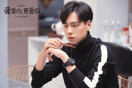 华晨宇吴亦凡绝美“撩发杀” 男生发型A爆指南