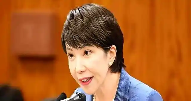 高市麻烦不小!美俄出手补刀,日本记者火上浇油,必须驱逐薛剑