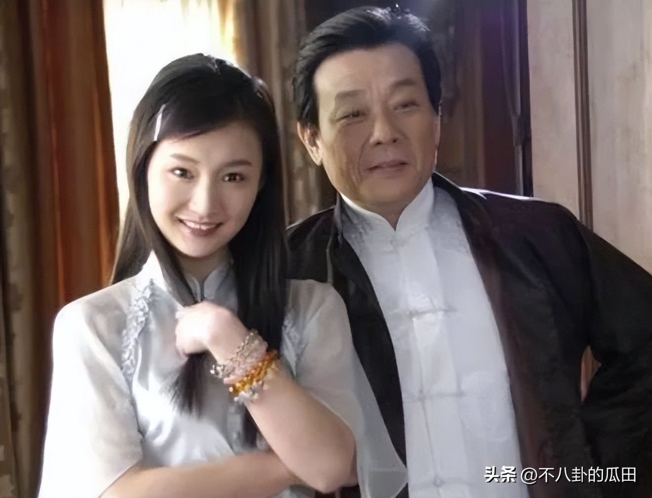 一妻一妾、5个儿女、68岁“视帝”寇世勋，晚年竟还有贤妻在侧