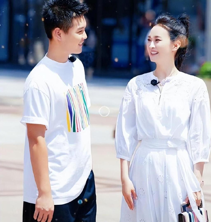 “晴儿”王艳低调庆47岁生日，大12岁老公缺席，11亿豪宅仍未卖掉