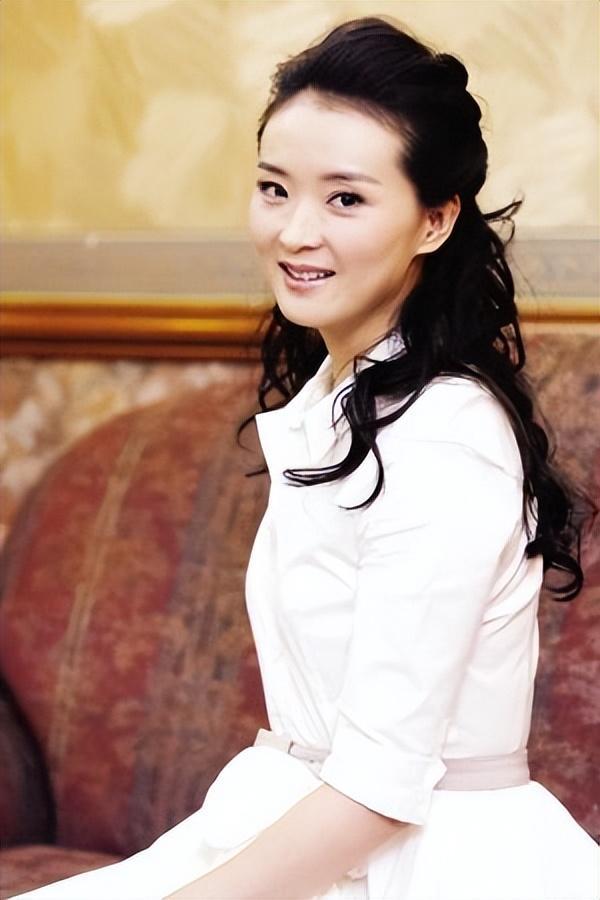 ​演员王艳：老师做媒，23岁嫁给大11岁富豪王志才，婚姻生活如何？