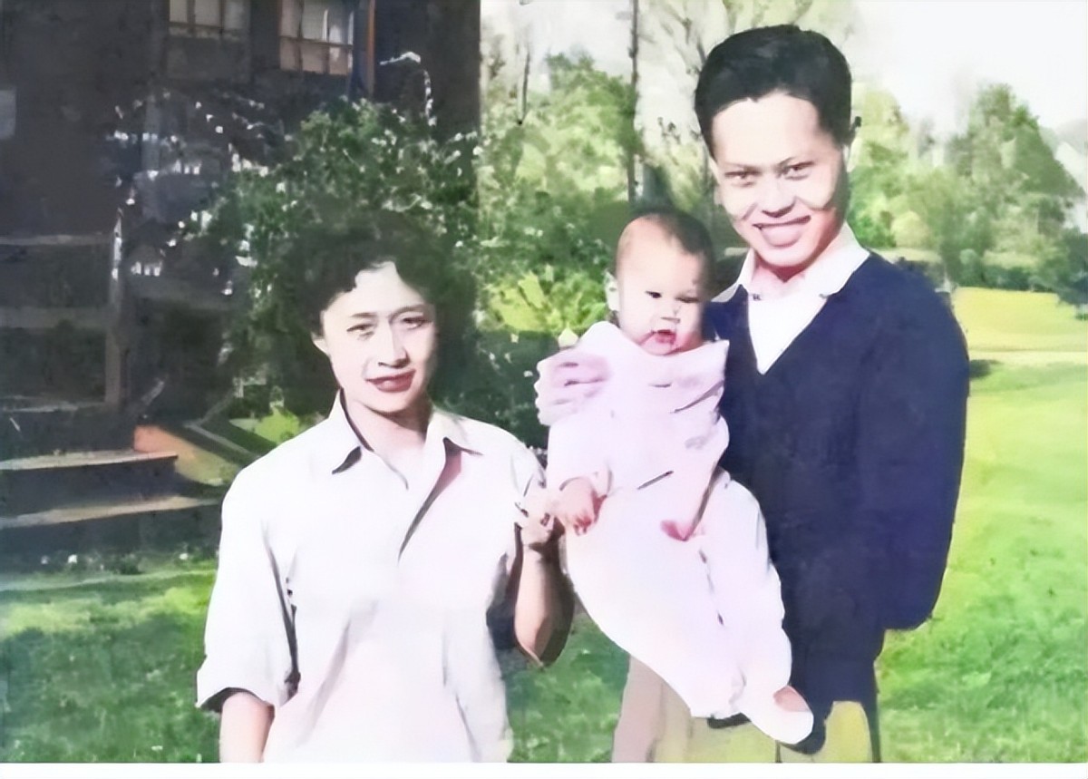 杨振宁三次拒绝父亲回国邀请，父亲抱憾离世，杨振宁一直耿耿于怀