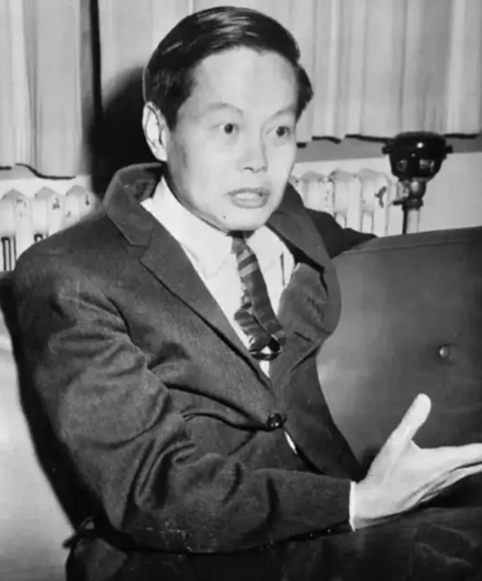 杨振宁三次拒绝父亲回国邀请，父亲抱憾离世，杨振宁一直耿耿于怀