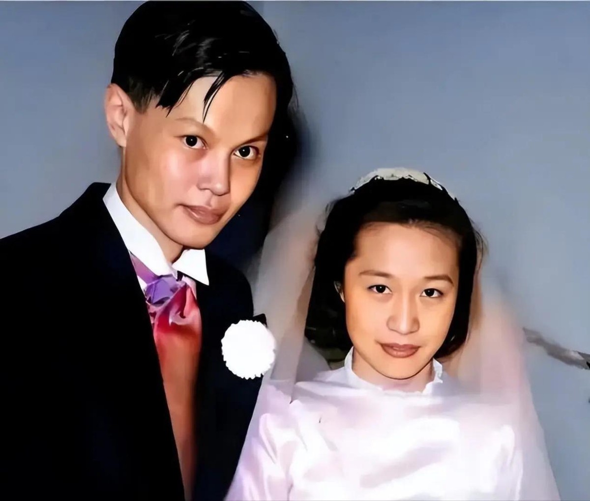 杨振宁三次拒绝父亲回国邀请，父亲抱憾离世，杨振宁一直耿耿于怀